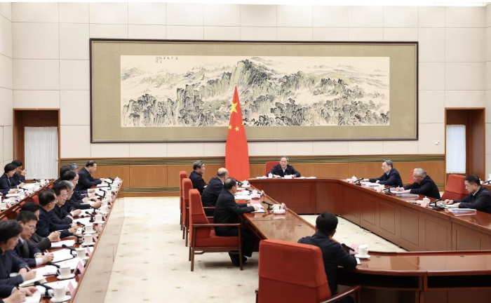 李强主持召开国务院第十次全体会议 讨论政府工作报告稿和“十五五”规划纲要草案稿